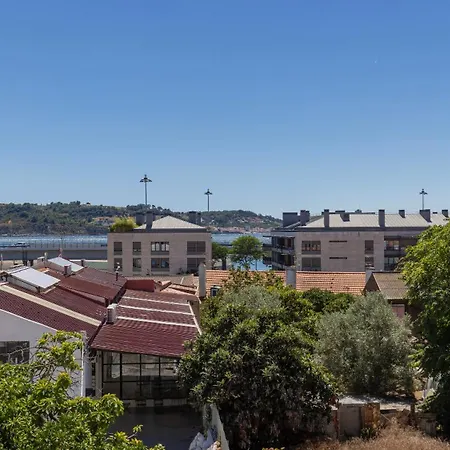 Charming Belém 3BDR Property by LovelyStay Apartmán Lisboa