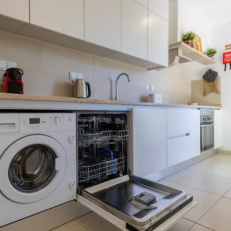 Charming Belém 3BDR Property by LovelyStay